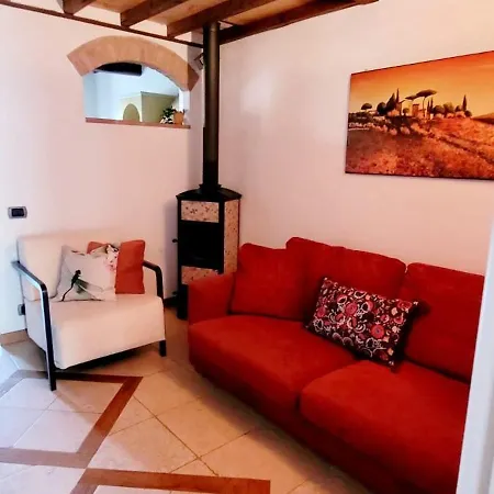 Appartamento Castel San Gimignano بيت للعطل *